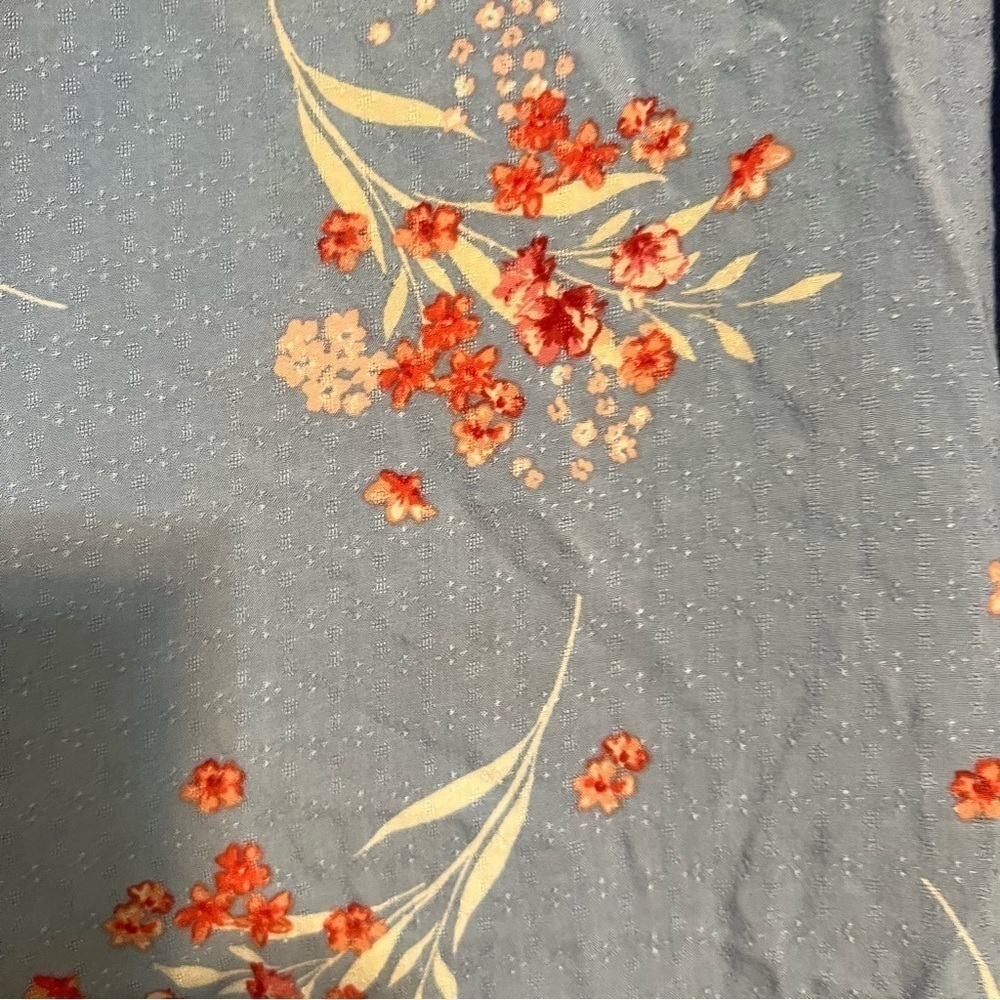 Torrid floral blue blouse 3x - Picture 8 of 8